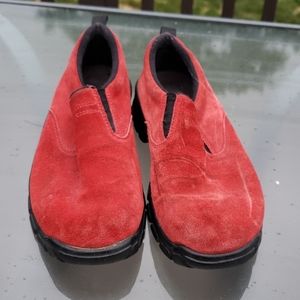 LL Bean suede shoes red size 6